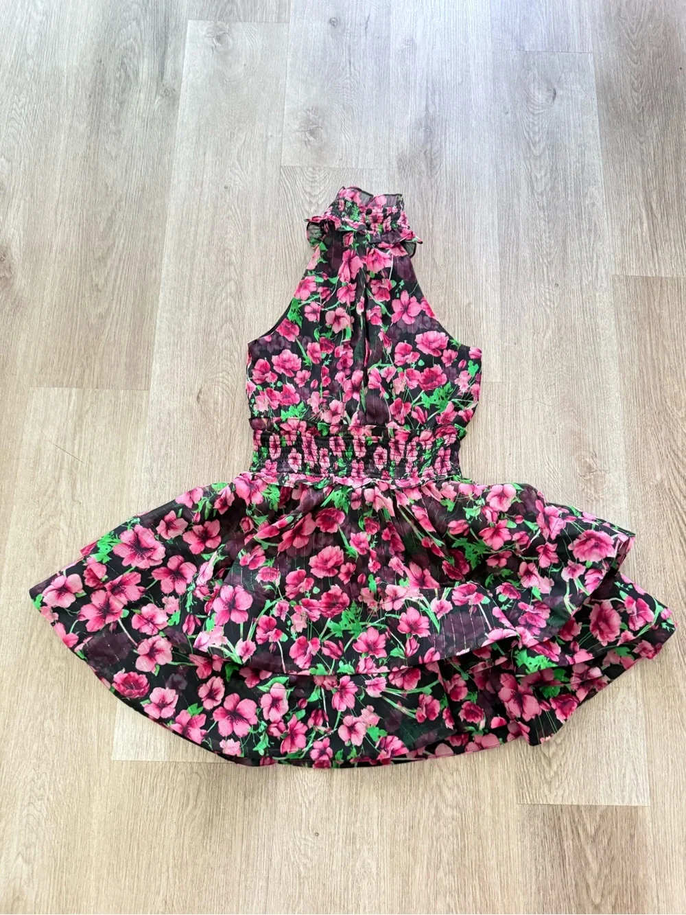elliatt estelle black & pink floral print mock neck tiered mini dress size small